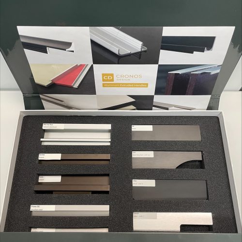 extruded handles sample box